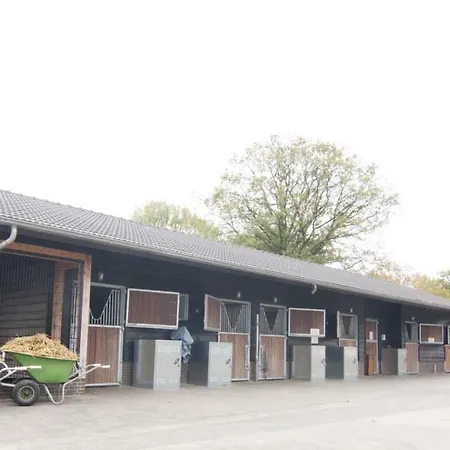 Groepsboerderij 20 Pers. Отель Вортхёйзен